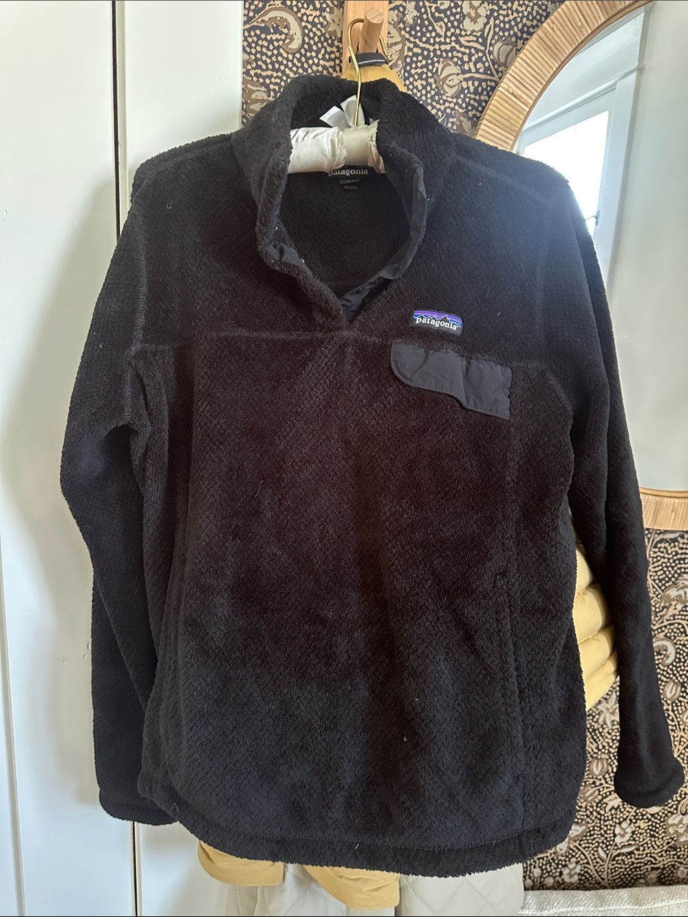 Patagonia Women’s  Black Zip-Up Fleece Pullover Medium
